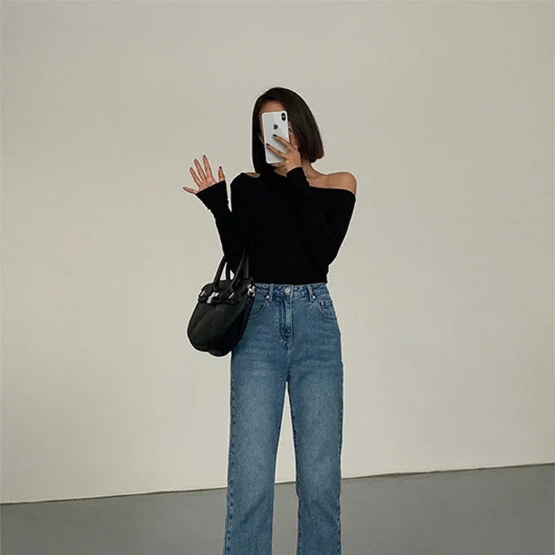 Women's Off-shoulder Long-sleeved Crop Top